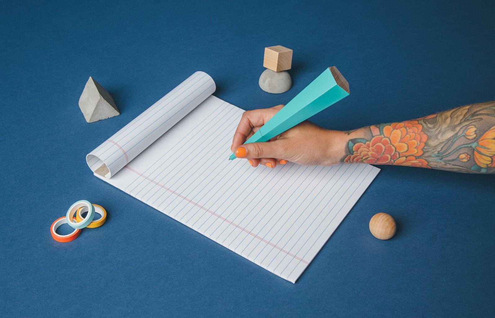 Adopt internal and external knowledge bases, writing on notepad