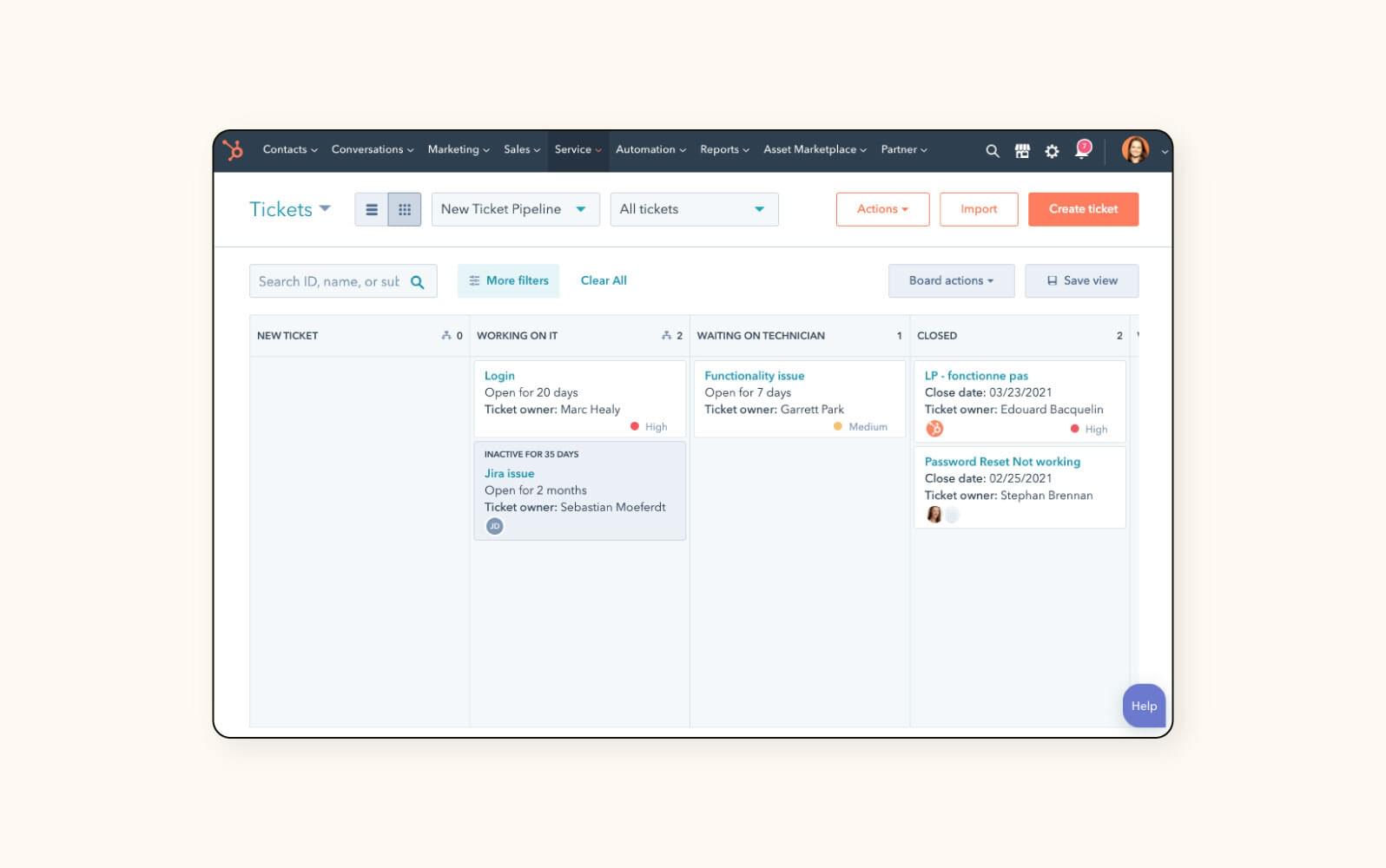Une capture d’écran de la plateforme logicielle HubSpot Service Hub.