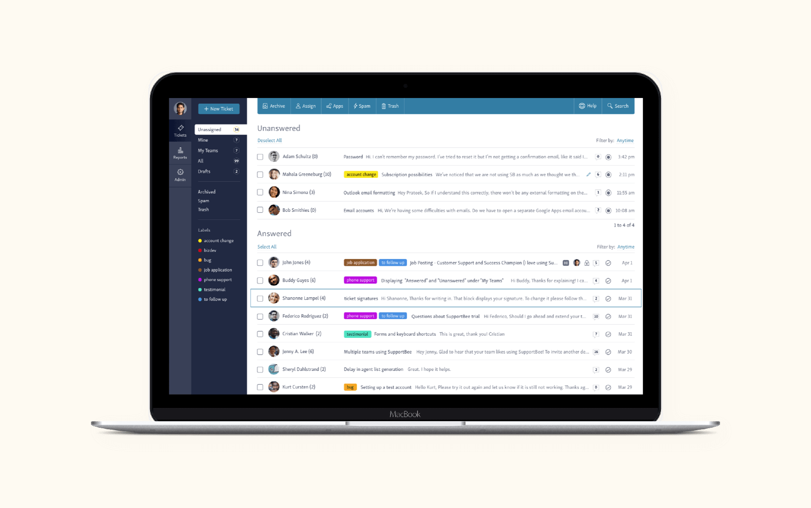 Una imagen muestra el sistema de gestión de tickets de SupportBee.